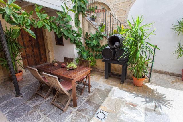 Apartamentos El Patio Andaluz Jerez de la Frontera Dış mekan fotoğraf